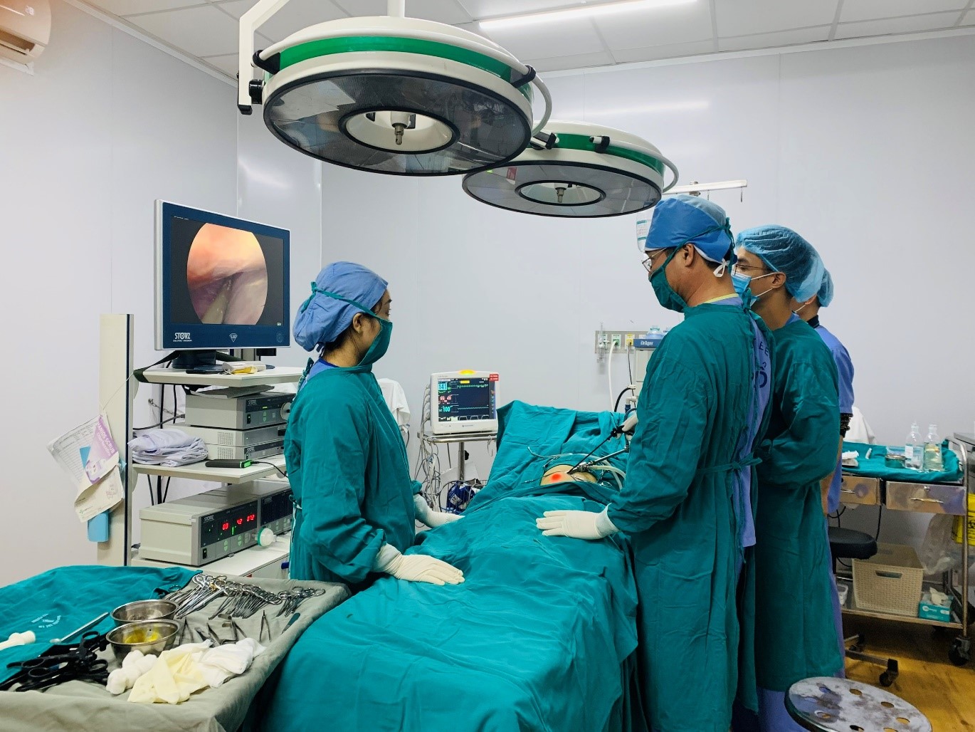 PHẪU THUẬT NỘI SOI ĐIỀU TRỊ U BẠCH HUYẾT TRONG Ổ BỤNG TẠI BỆNH VIỆN TRẺ EM HẢI PHÒNG (bệnh viện Nhi Đức Hải Phòng)